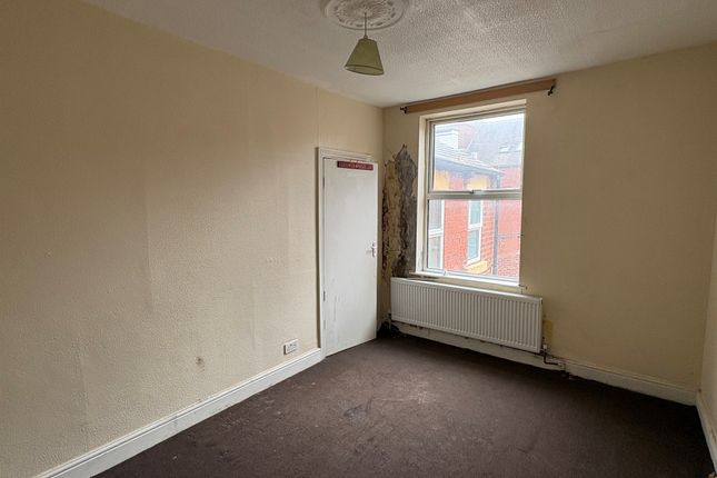 9, Reginald View, Leeds photo 3