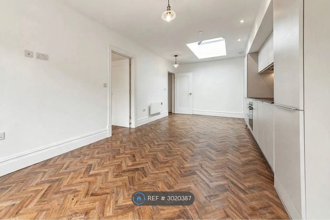 Apartment, Cathedral Road, Cardiff photo 5