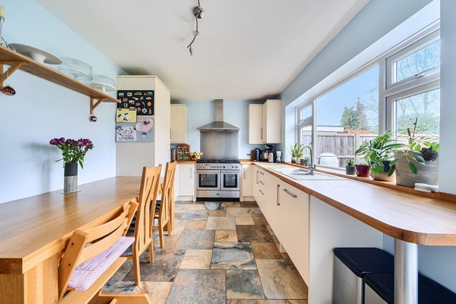 47, Ford Road, Surrey photo 2