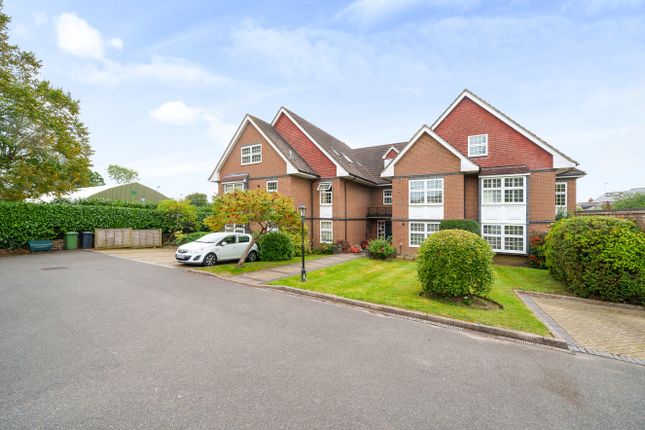 Flat for sale in Bourne Heights, Frensham Road, Farnham, Surrey