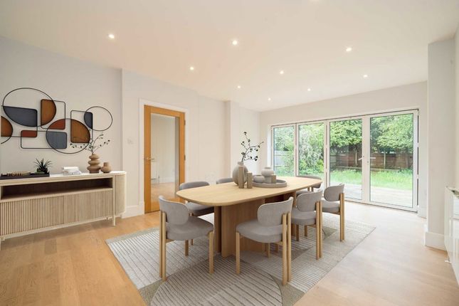 4, Stuart Avenue, London photo 4