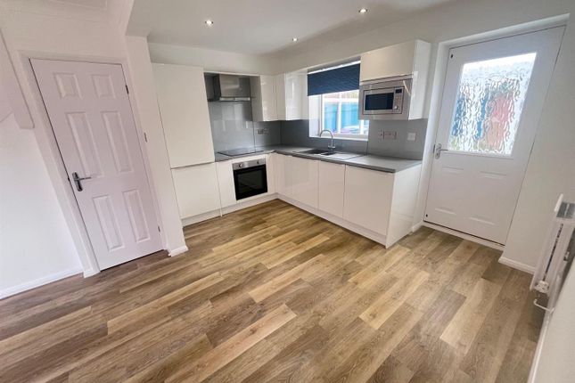 14, Bradley Close, Louth photo 2