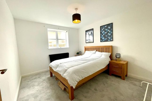 Flat to rent in Countess Lilias Road, Cirencester