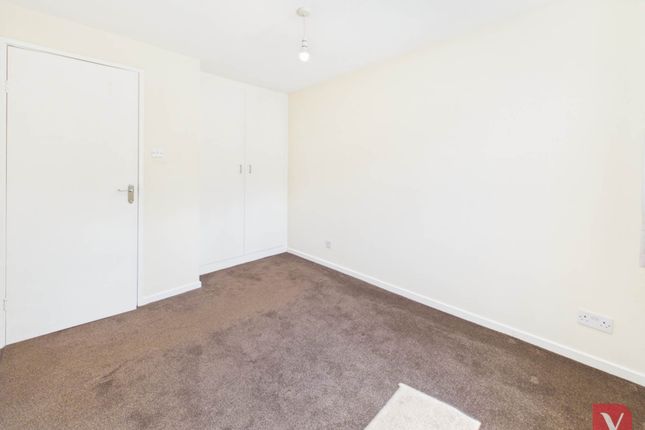 70, Gilderdale, Luton photo 3