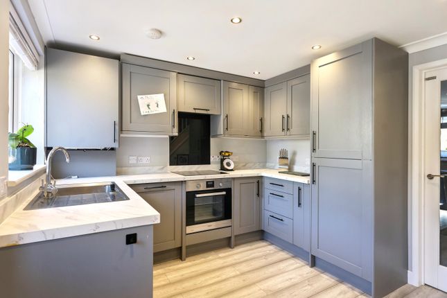 46, Campden Close, Witney photo 4