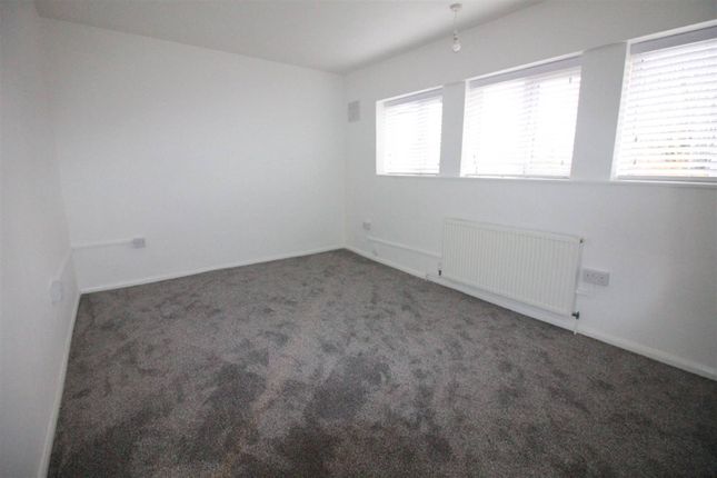 Aycliffe Road, Borehamwood photo 4