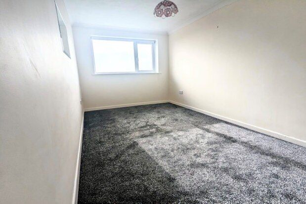 Flat to rent in Annes Court, Hayling Island
