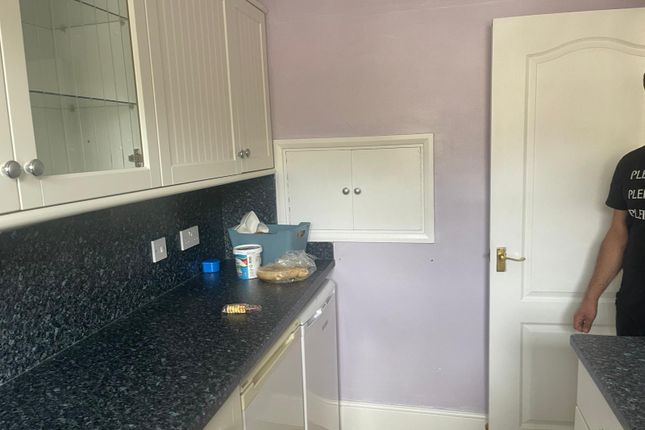 A Well Presented Two Three Bedroom Flat Above A Commercial Property