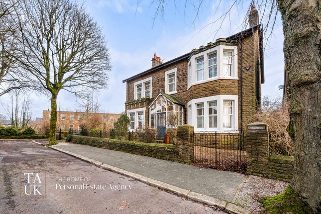 6-bed house on 8, Sylvan Cliff, Buxton, £775,000