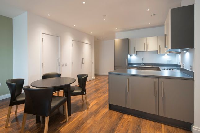 203, New Village Avenue, London photo 4