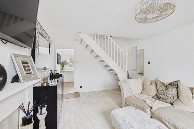 7, Lowfields Walk, Stockton-On-Tees photo 2