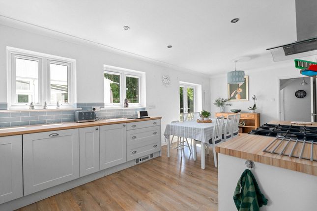 14, Fernside Road, Ferndown photo 4