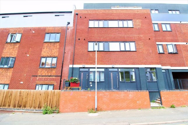 Flat for sale in Napier Road, Luton