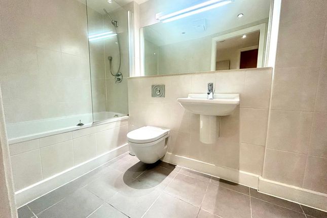 Flat Flat 6, 1, Rocky Lane South, Wirral photo 4