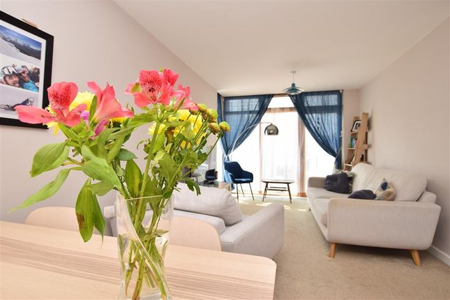 Flat for sale in Carlton Road, Redhill, Surrey