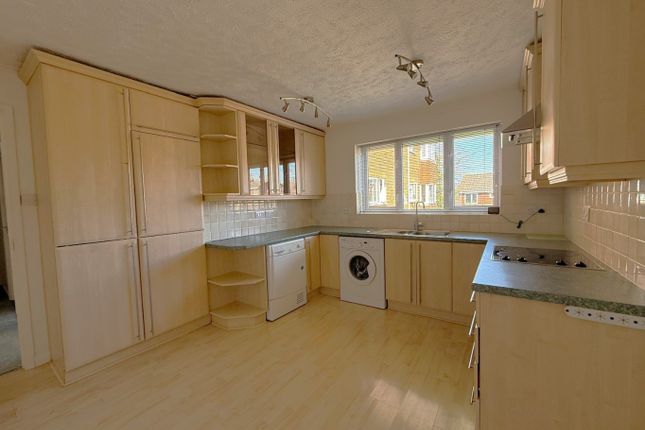 29 Bond Road, Rainham, Kent photo 2