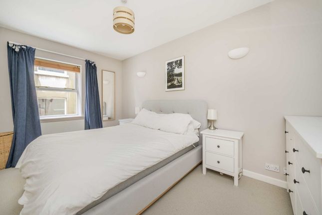 Flat for sale in Freeland Road, London