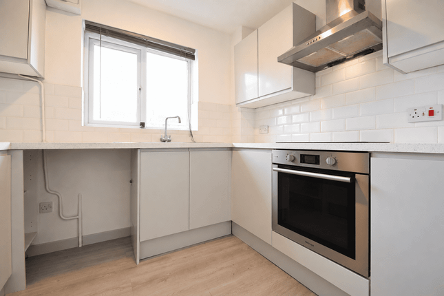 15, Brianne Drive, Cardiff photo 2