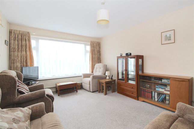 43, Derwent Avenue, Ramsgate photo 3