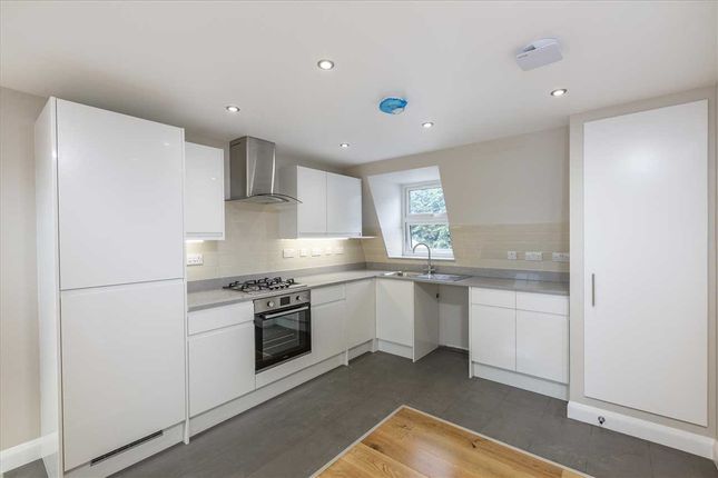 Flat 3,, Louisville Road, Balham photo 2