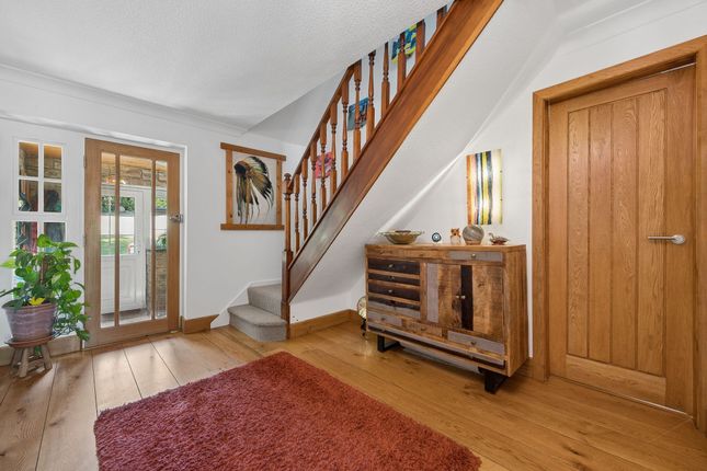 1 Hill Drive, High Peak photo 2