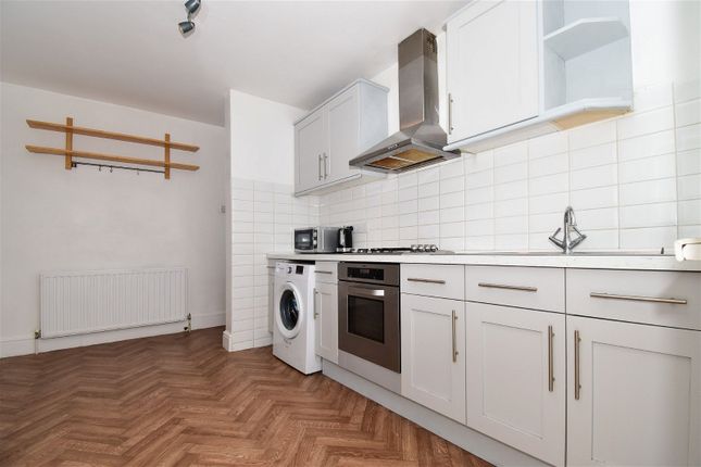 Maisonette for sale in Kings Road, Brentwood