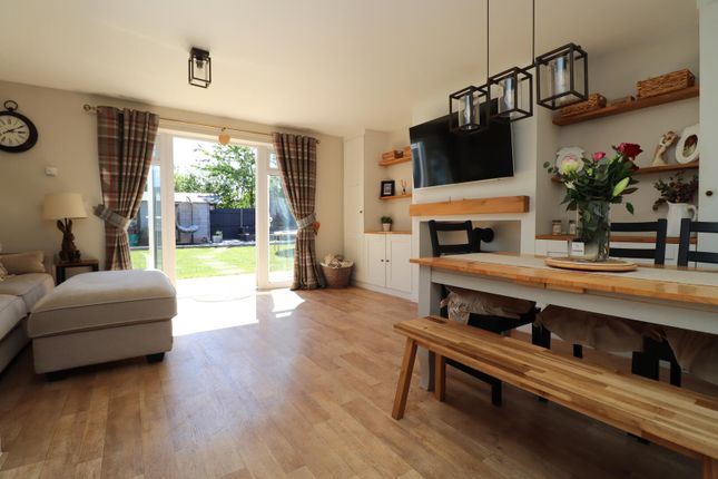 22, Springfield Close, Pawlett photo 3