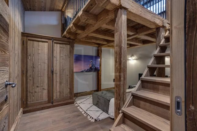 Apartment for sale in Tignes, 73320, France