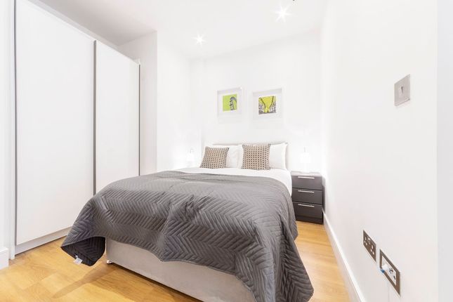 Flat, 72, Atria House, Slough photo 3