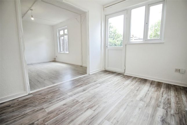 20, Montsale,, Basildon photo 4