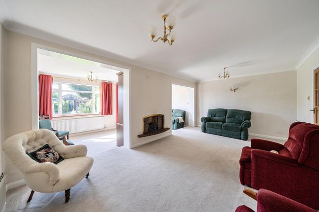 37, Duncan Way, Bushey photo 2
