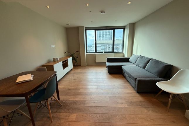 Flat 904, Quarters Apartments, Croydon photo 3