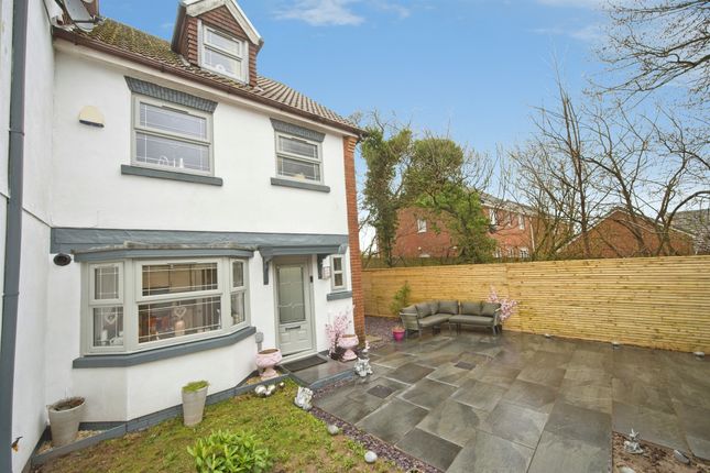 4-bed house on 8, Dan Y Fron, Porth, £250,000