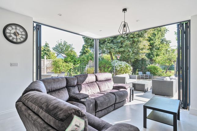3, Greenacres Avenue, Ickenham photo 2