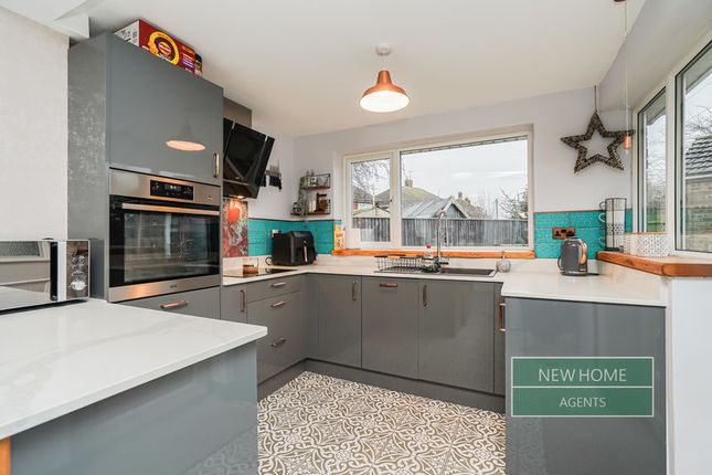 2, Larch Crescent, Grimsby photo 2