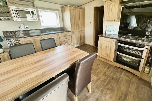 43 Beach Walk, Retreat Caravan Park, Berrow Road, Burnham-on-Sea photo 4
