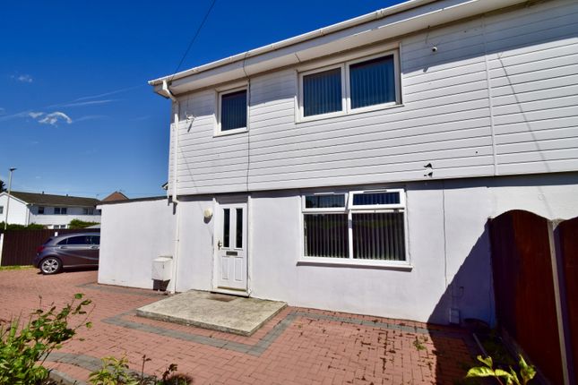 Thumbnail Semi-detached house for sale in Glazebrook Road, New Parks, Leicester
