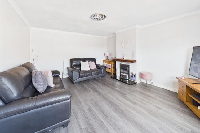 41, Boverton Avenue, Gloucester photo 2