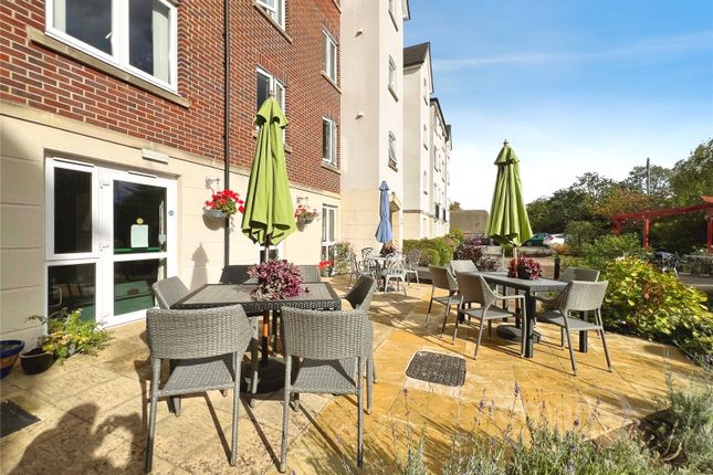 Flat 19, Kingsley Court,, Windsor Way, Hampshire photo 3