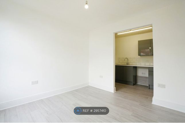 Flat, Dennison Road, Bodmin photo 5