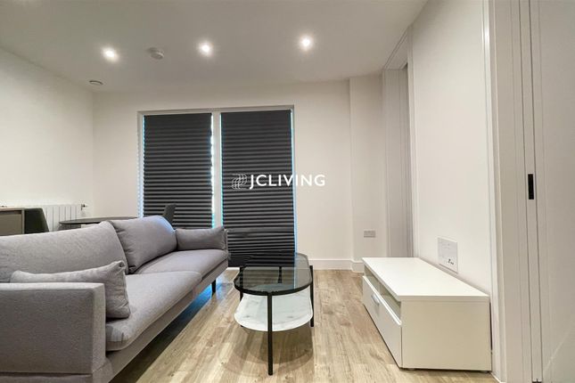 CN69, Flat 206, Quill House, 1 Plowden Road, London photo 2