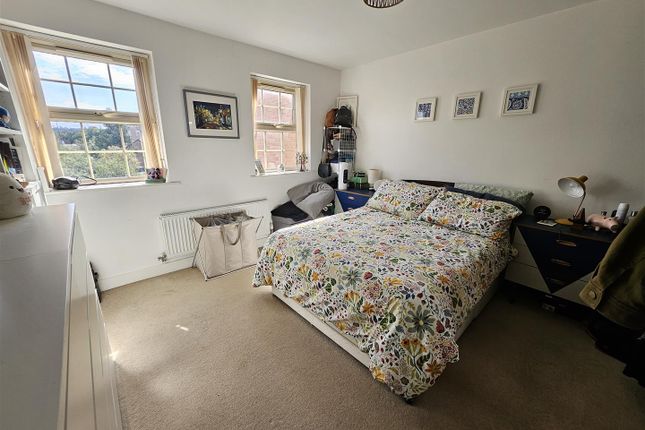 18, Comelybank Drive, Mexborough photo 4