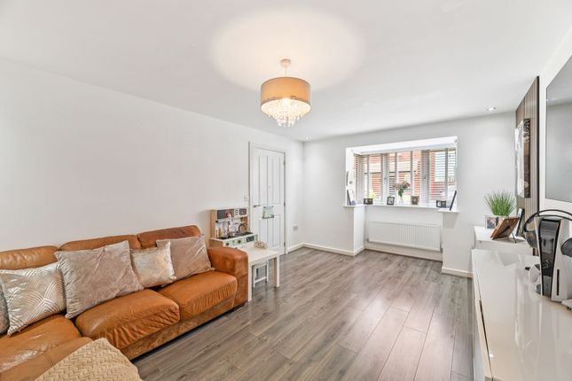 7 Winterburn, Warrington photo 4