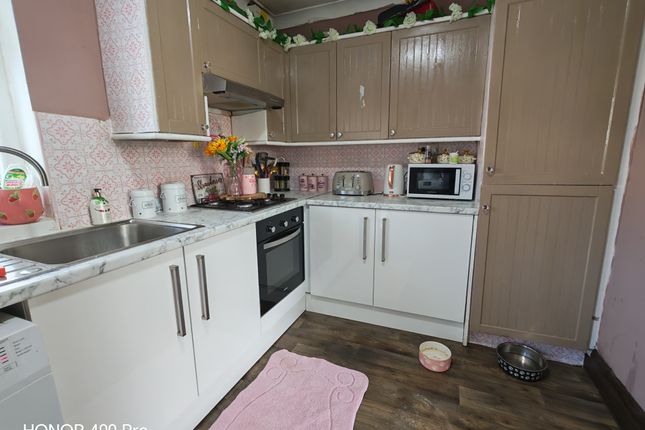 16, Waterloo Grove, Pudsey photo 4