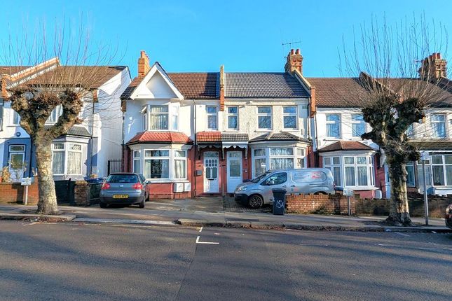 1-bed flat on Dallas Road, London NW4, £300,000