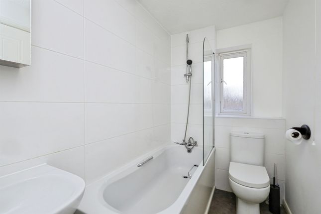 37, The Belfry, Hailsham photo 3
