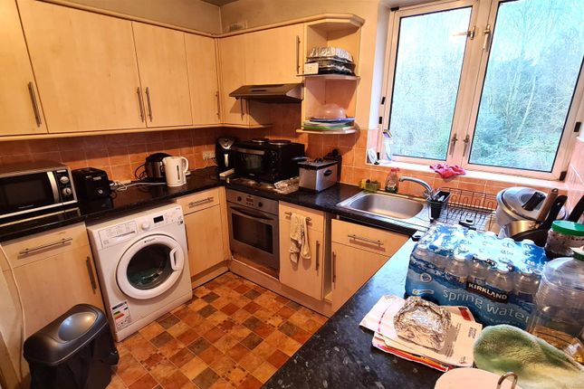 58, Holtwhites Hill, Enfield photo 3