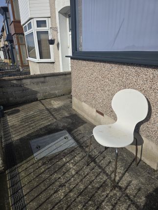 Room 4, 25 Bay Street, Bay Street, Swansea photo 2