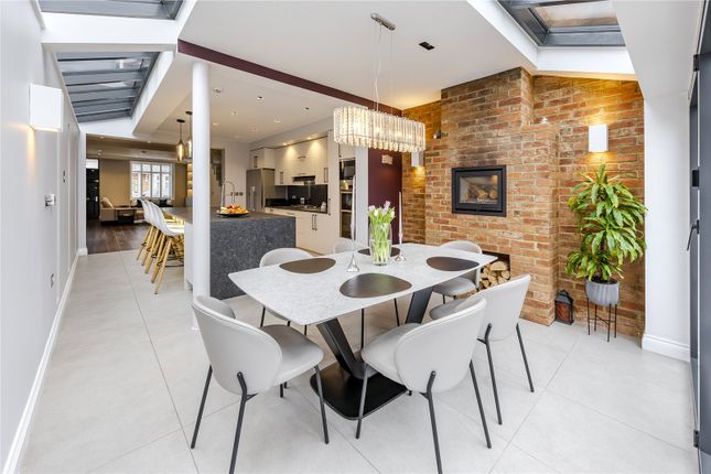 10, Elmgrove Road, Weybridge photo 4