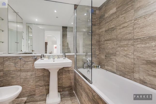 Flat A., 55, Lower Belgrave Street, London photo 4